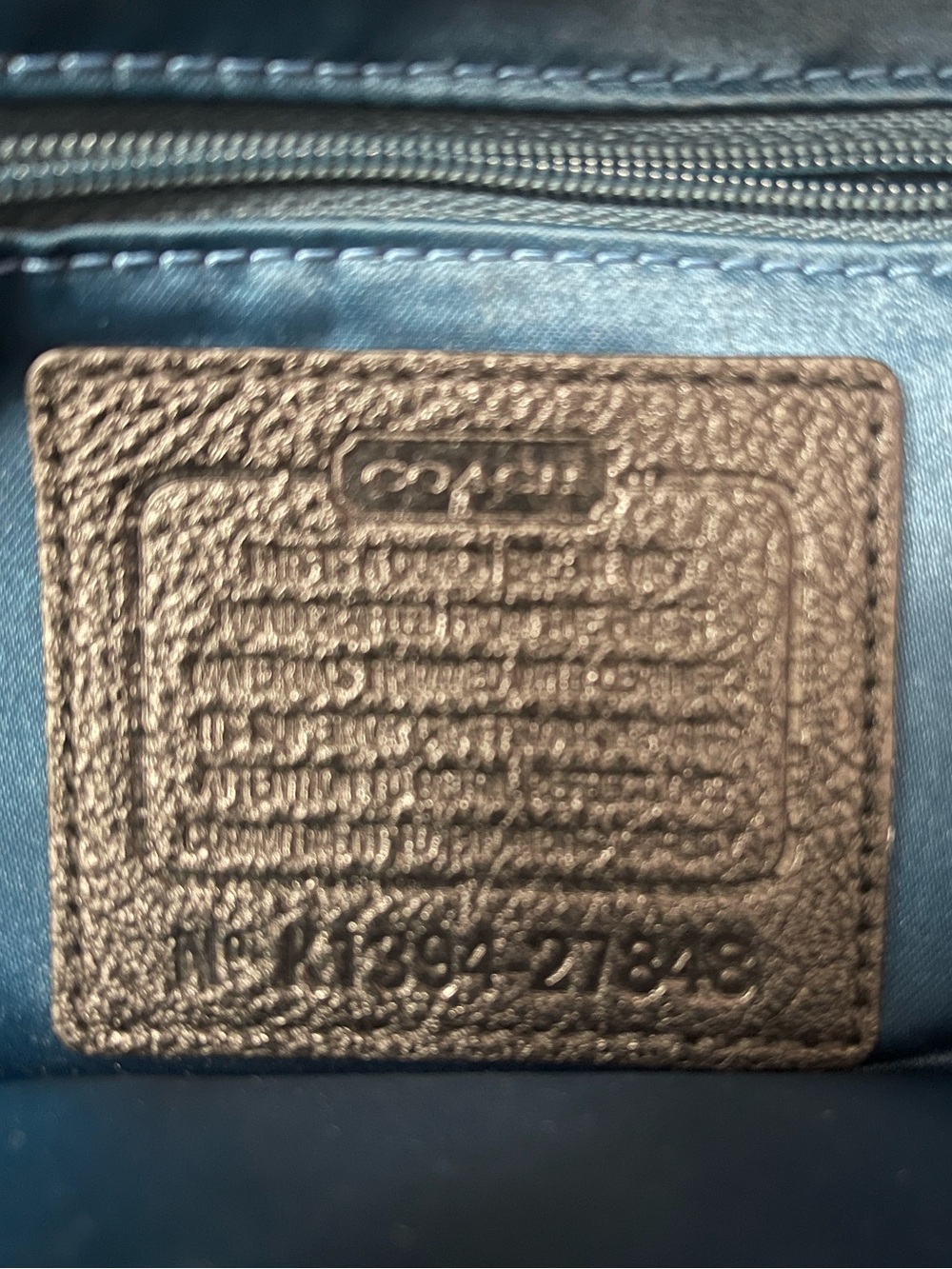 Coach Signature Bag - Picture 8 of 9
